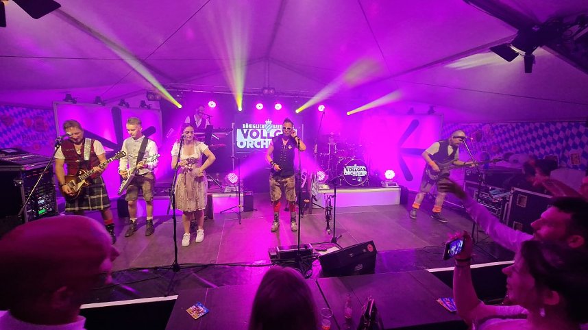 Tolle Stimmung im Ratskeller-Festzelt