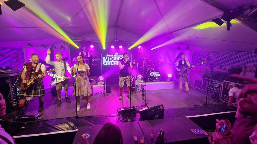 Tolle Stimmung im Ratskeller-Festzelt