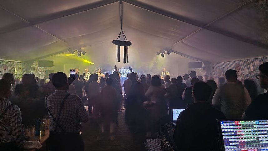 Tolle Stimmung im Ratskeller-Festzelt