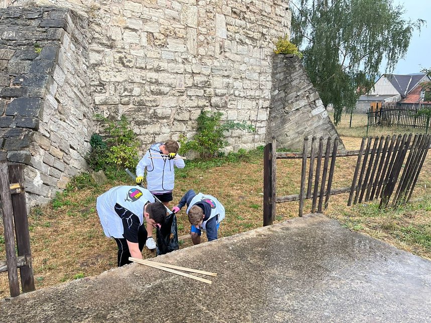 Gro&szlig;reinemachen zum "World-Clean-Up Day" in Wolkramshausen