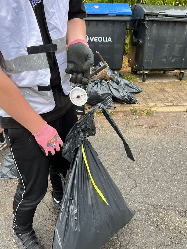 Gro&szlig;reinemachen zum "World-Clean-Up Day" in Wolkramshausen