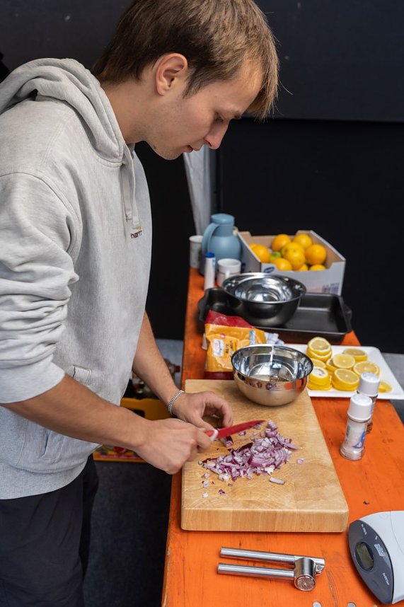 Grillmeisterschaft auf dem Parkdeck der Marktpassage