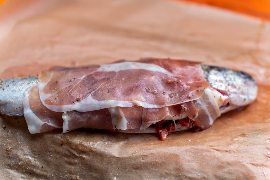 Grillmeisterschaft auf dem Parkdeck der Marktpassage