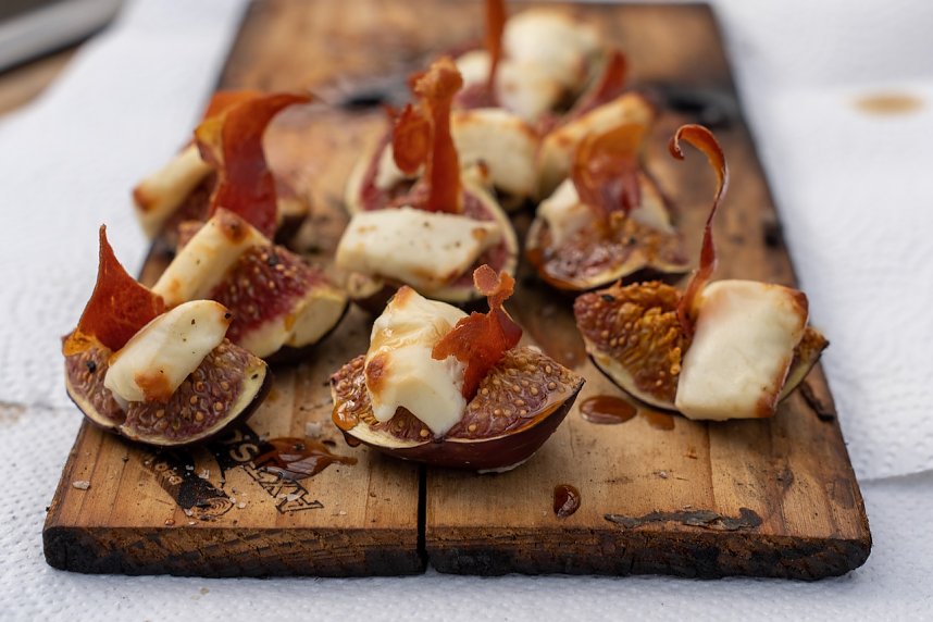 Grillmeisterschaft auf dem Parkdeck der Marktpassage