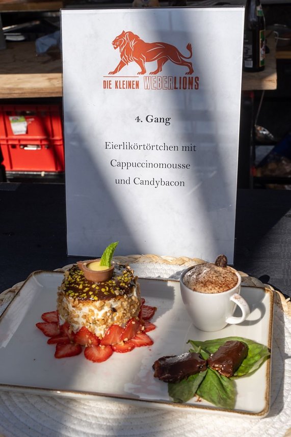 Grillmeisterschaft auf dem Parkdeck der Marktpassage