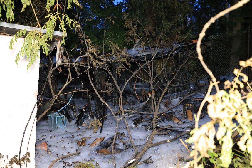 Brand einer Gartenlaube vergangene Nacht