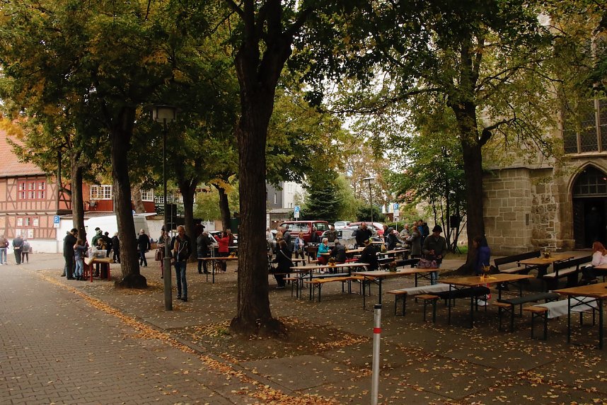 "Glockengeburt" vor der St. Blasii-Kirche