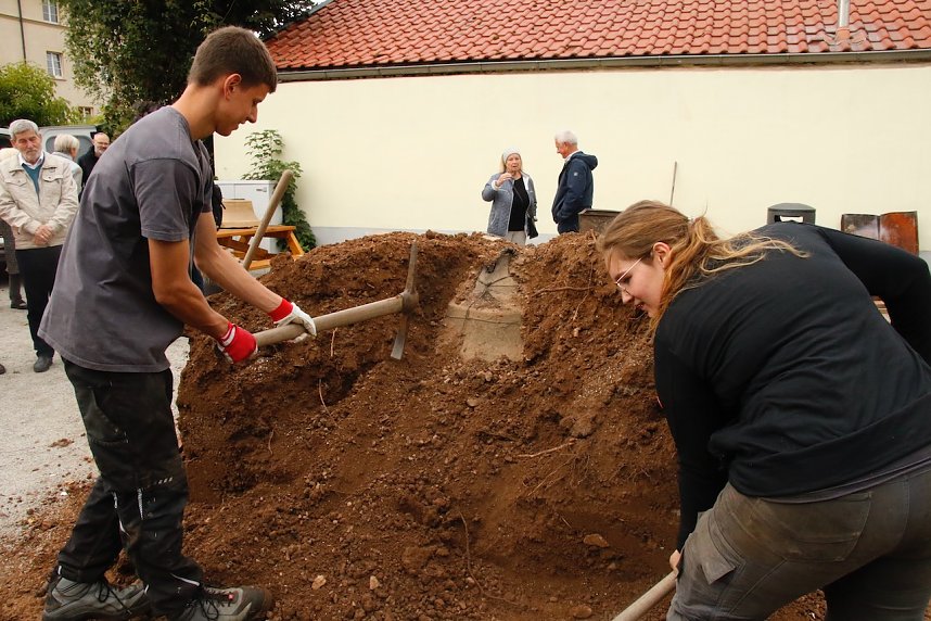 "Glockengeburt" vor der St. Blasii-Kirche