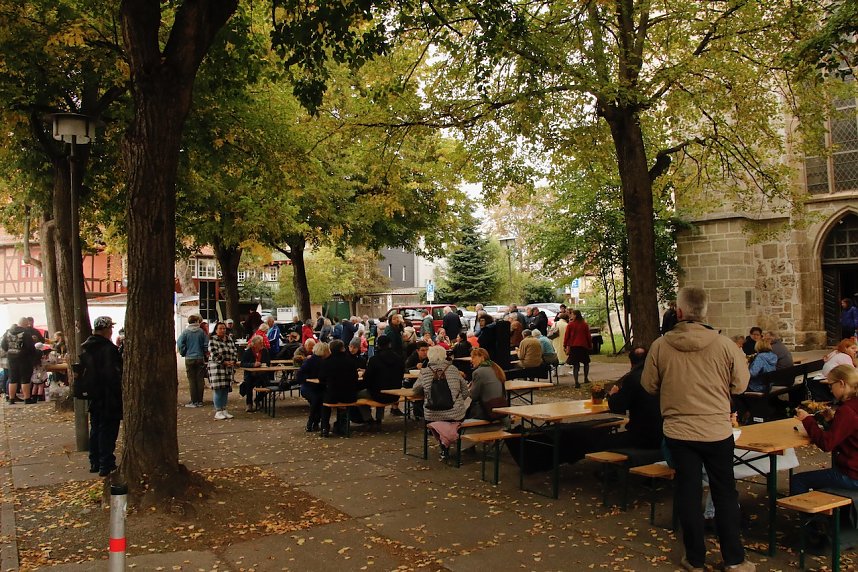 "Glockengeburt" vor der St. Blasii-Kirche