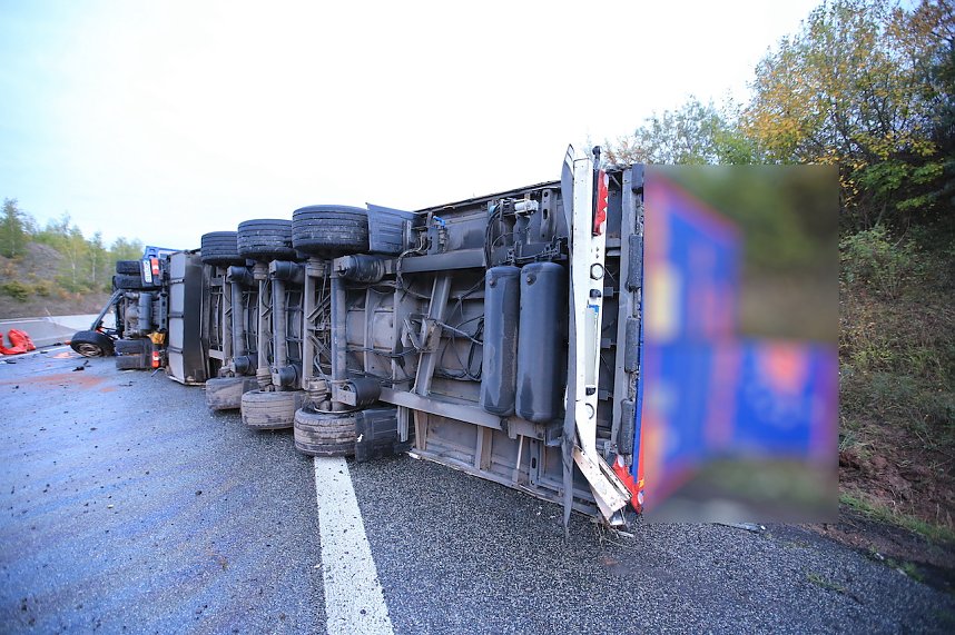 KKW kippt auf der A38 um