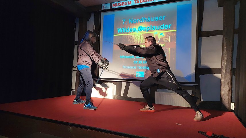 Wilde Plauderei: Fechtkunst vorgef&uuml;hrt