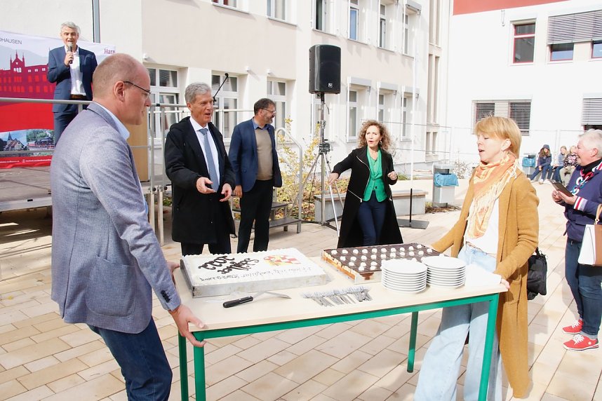 Es "Schillert" in Bleicherode - der Umbau des Gymnasiums wurde heute offiziell beendet