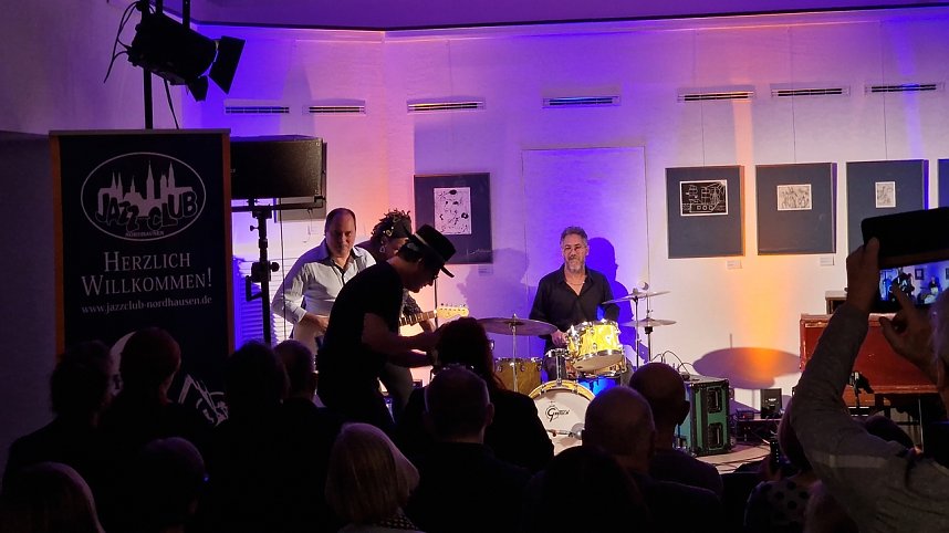 Furioser Auftakt in der Kreissparkasse