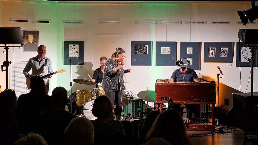 Furioser Auftakt in der Kreissparkasse