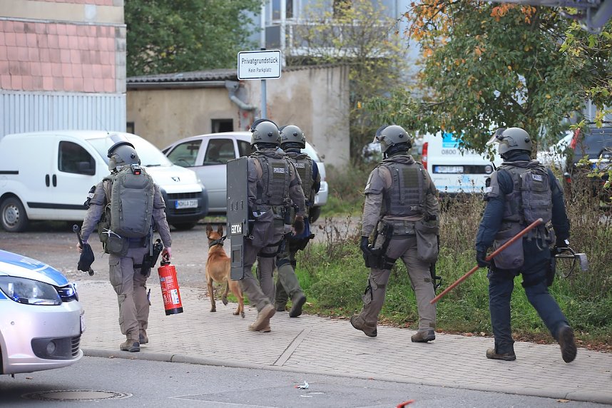 Gro&szlig;einsatz in der Bruno-Kunzte-Stra&szlig;e