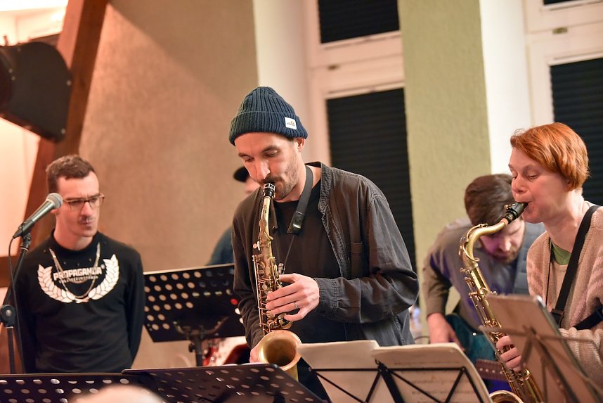 Tryon in der Jazzmangel