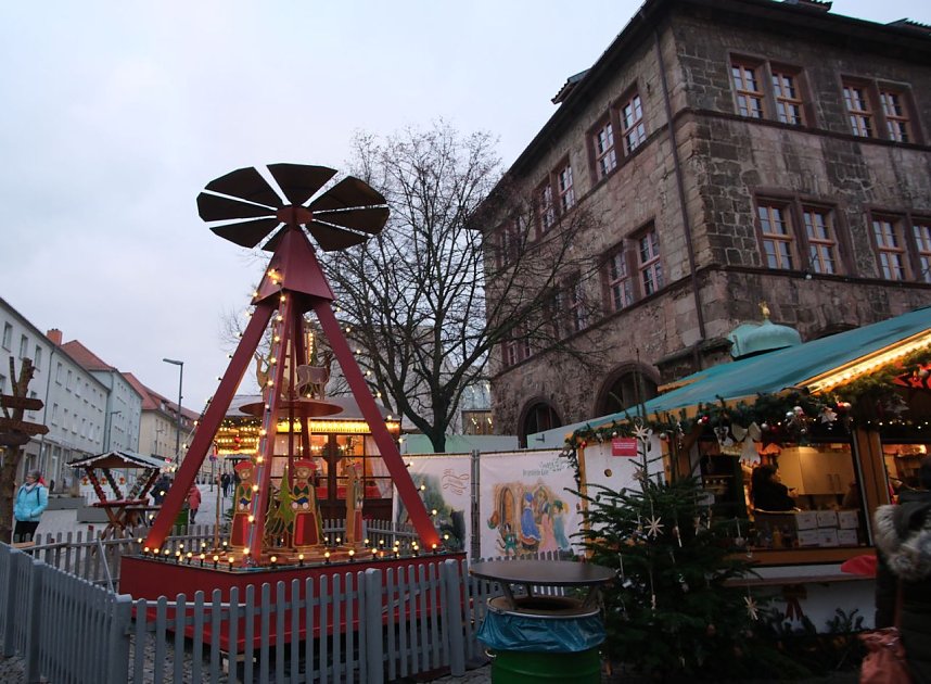 Nordhausen und sein Weihnachtsmarkt in festlichem Schmuck