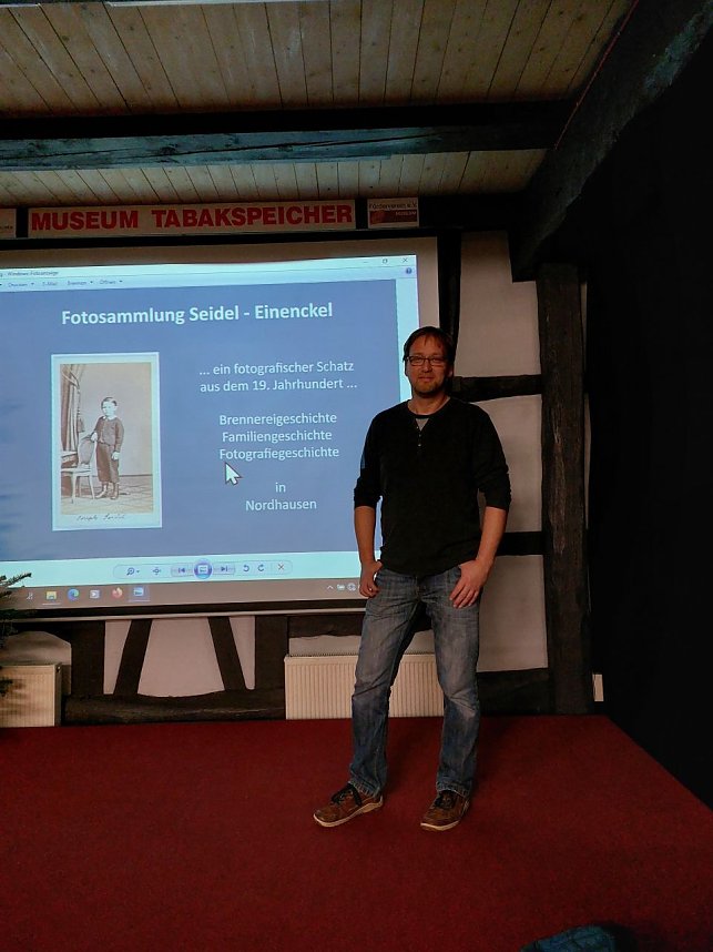 Vortrag zur Fotografie in der Geschichtsforschung