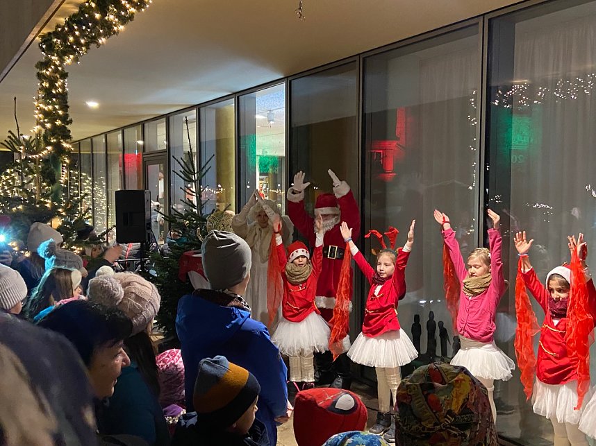 Auftritt am Adventskalender vor der Nordh&auml;user Bibliothek