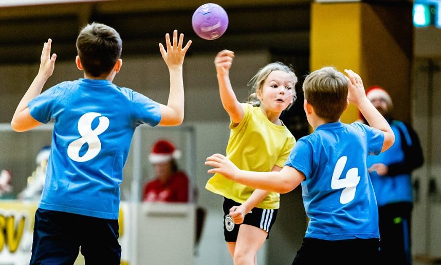 Weihnachtliches Turnier mit der NSV-F-Jugend