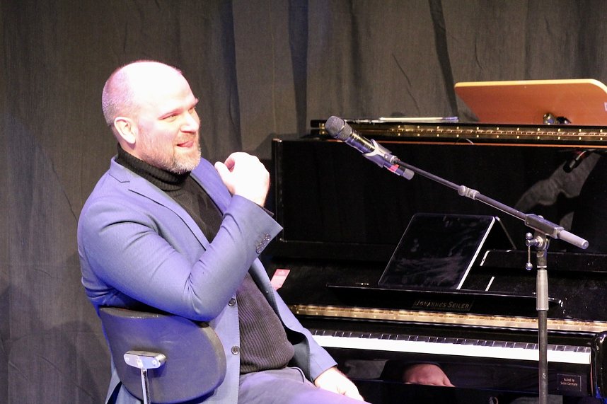 In Haus der Kunst in Sondershausen fand das vorletzte Weihnachtskonzert des Tenortrios Fellas, in diesem Jahr, vor ausverkauftem Haus statt. Am Klavier begleitete sie die bekannten Pianistin Rosalina Genchev 