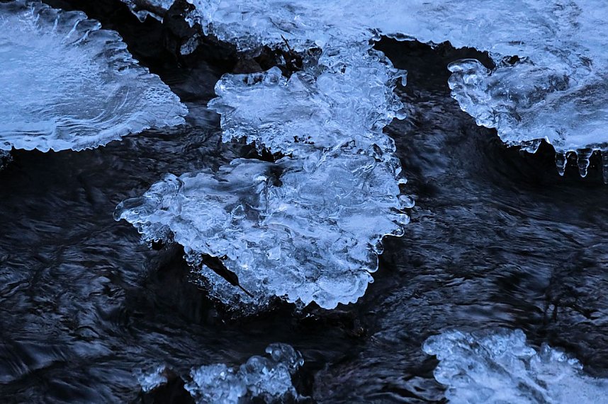 Eisige K&auml;lte im Brandesbachtal