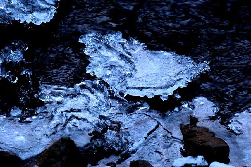 Eisige K&auml;lte im Brandesbachtal