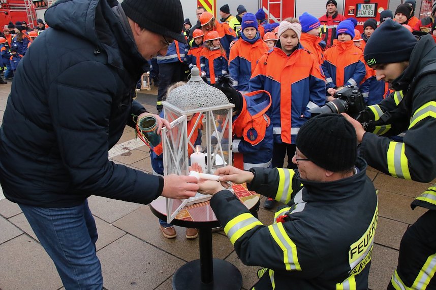 Das Friedenslicht aus Bethlehem ist zum 14. mal im Landkreis verteilt worden
