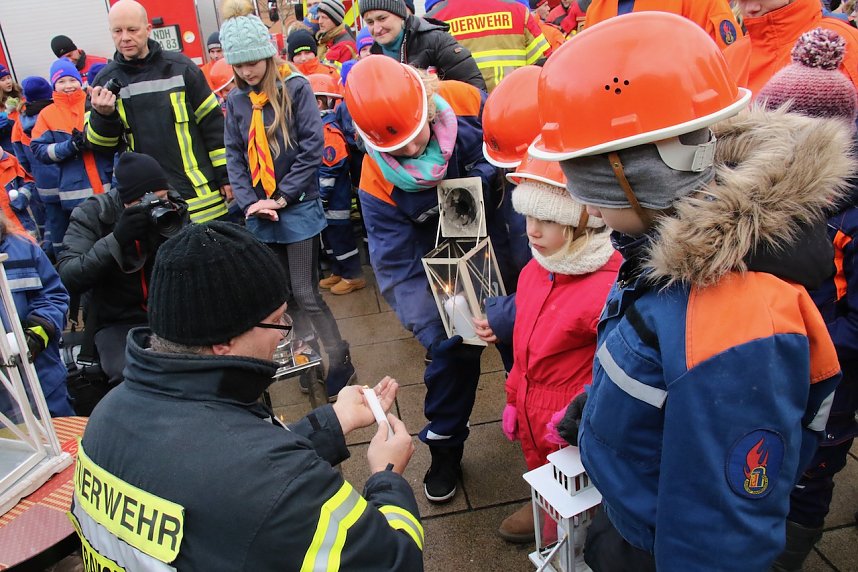 Das Friedenslicht aus Bethlehem ist zum 14. mal im Landkreis verteilt worden