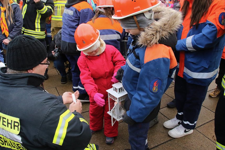 Das Friedenslicht aus Bethlehem ist zum 14. mal im Landkreis verteilt worden