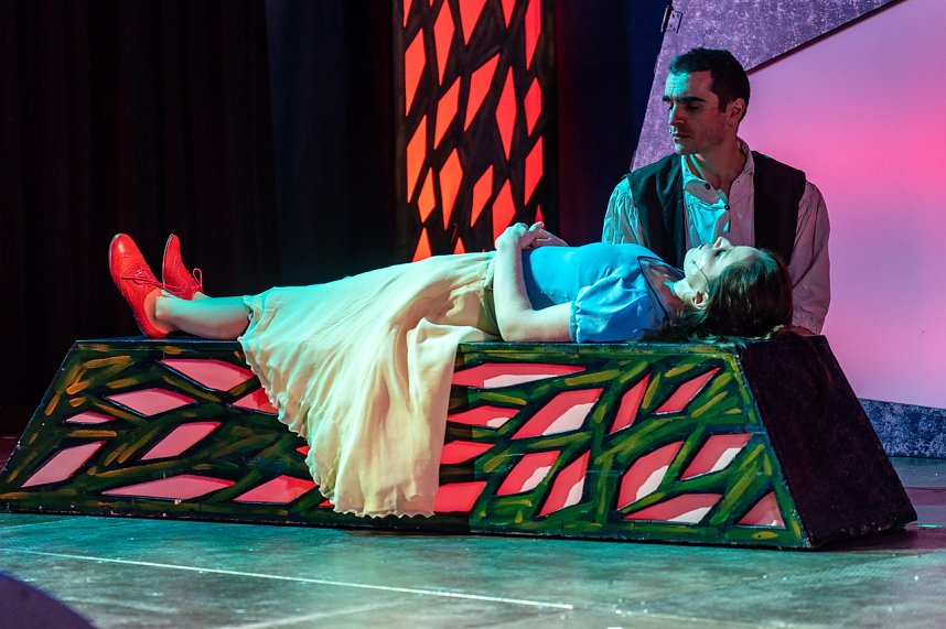 "Schneewittchen" in der Wiedigsburghalle