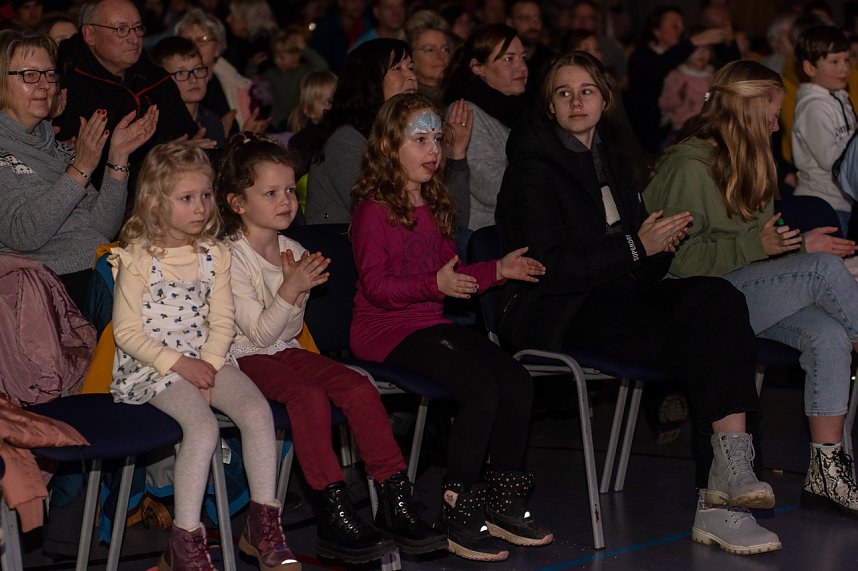 "Schneewittchen" in der Wiedigsburghalle