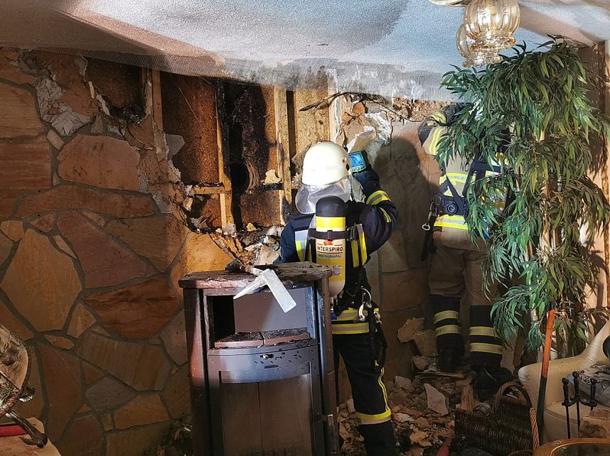 Holzbungalow brannte