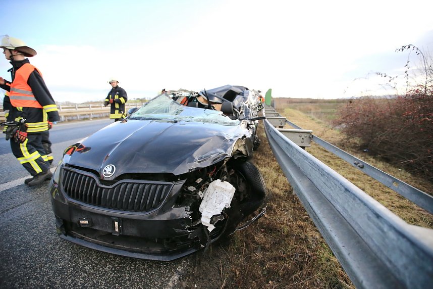 Mehrere Schutzengel an Bord gehabt - Unfall auf der A38