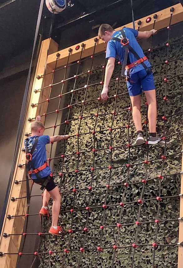 Sportjugend besucht die Kletterhalle 