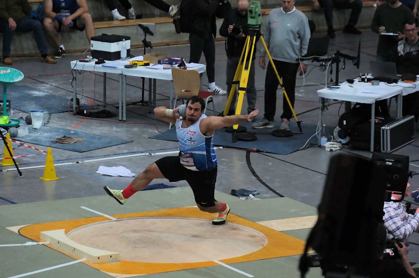 Peter Blei beim Kugelsto&szlig; Indoor