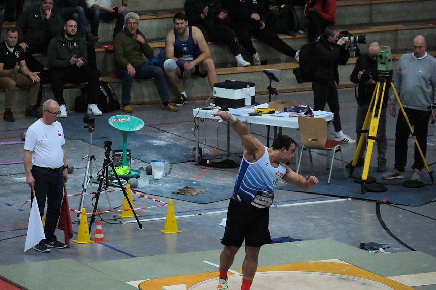 Peter Blei beim Kugelsto&szlig; Indoor