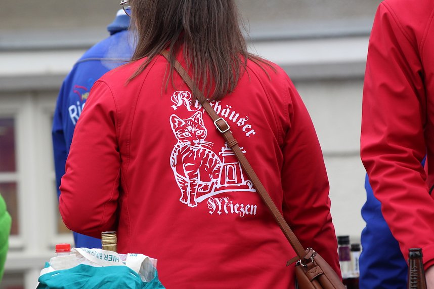 Ausgelassen und fr&ouml;hlich feierten die Menschen am Rosenmontag in Sondershausen