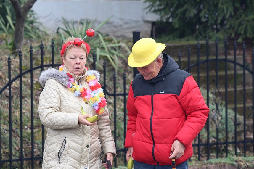 Ausgelassen und fr&ouml;hlich feierten die Menschen am Rosenmontag in Sondershausen