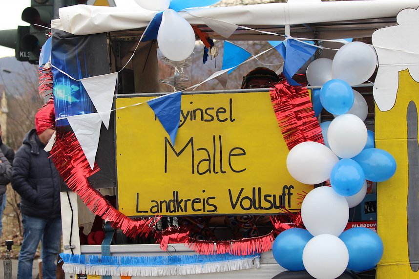 Ausgelassen und fr&ouml;hlich feierten die Menschen am Rosenmontag in Sondershausen