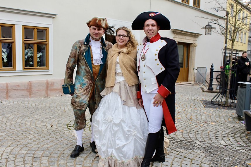 Ein bunter Karnevalszug zog sich am Rosenmontag durch Sondershausen