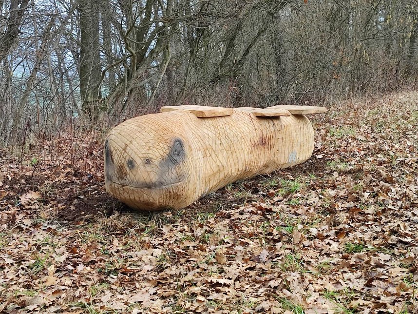 Neue Sitzgelegenheiten in Niedesachswerfen