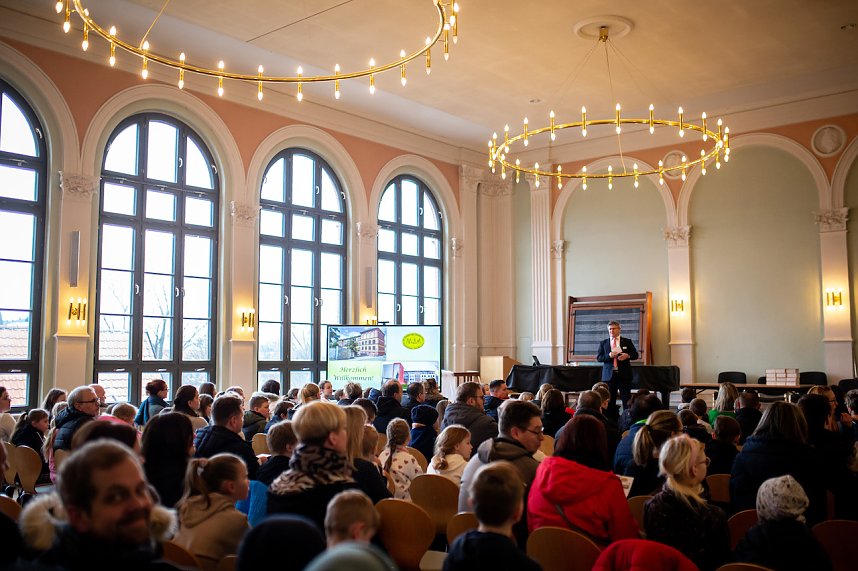 Humboldtianer und Neuhumboldtianer trafen sich zum Tag der offenen T&uuml;r
