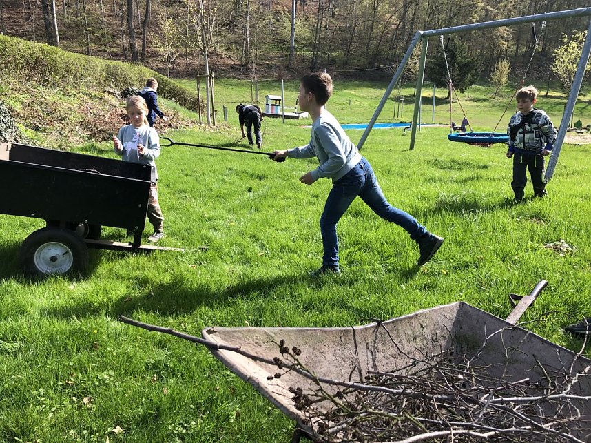 Arbeitseinsatz im Neust&auml;dter Waldbad