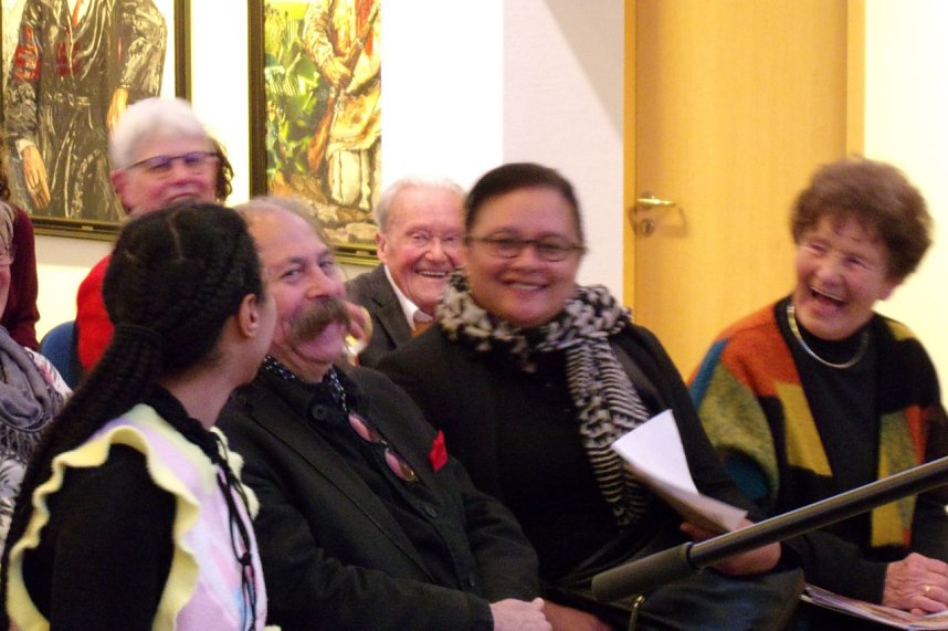 "Widerspenstige Collagen" in der Kreissparkasse