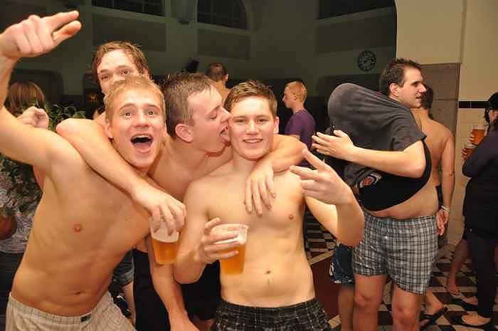 Semesteranfangsparty im Badehaus