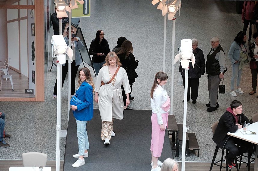 Modenschau in der S&uuml;dharz Galerie 