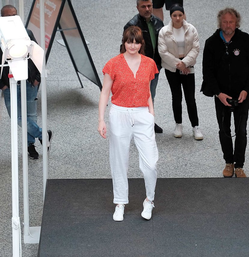 Modenschau in der S&uuml;dharz Galerie 