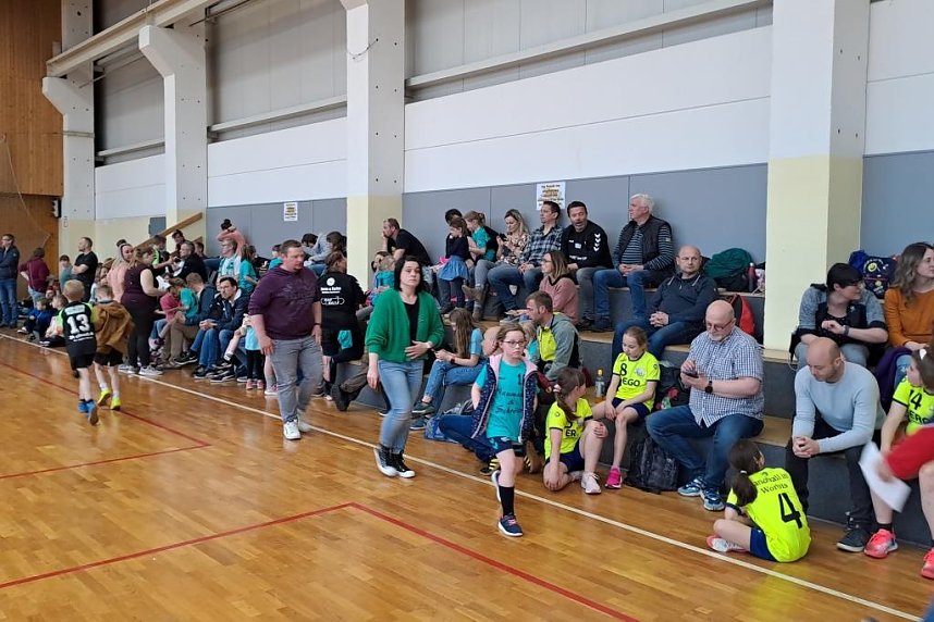 Ran an den Ball in Bildern