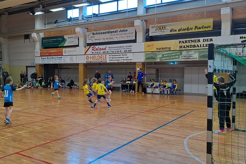 Ran an den Ball in Bildern